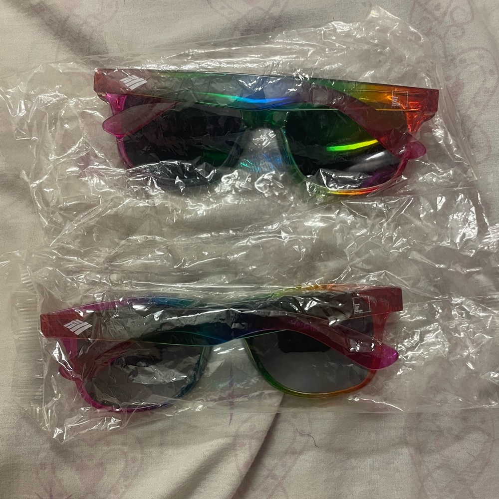 Sunglasses - Picture 2 of 8